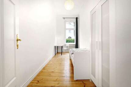 WG-Zimmer in Berlin 560,00 € 12 m²