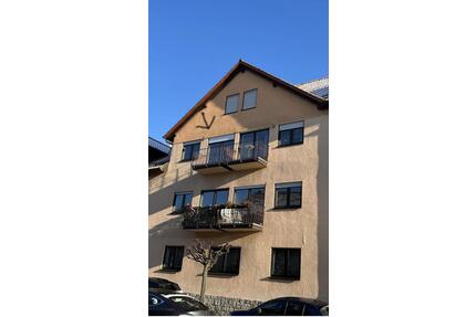 Helle 3 Zimmer Dachgeschoss Wohnung - Karlsdorf-Neuthard