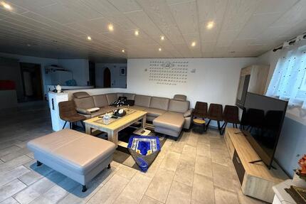 Schöne 3 Zimmer Wohnung - 1.200,00&nbsp;EUR Kaltmiete, ca.&nbsp; 135,00&nbsp;m&sup2; in Kirchardt (PLZ: 74912)