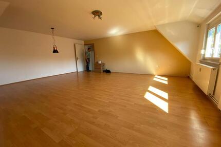 3 Zimmer DG-Wohnung, ca. 100 qm, ab 01.06.26 in Siegbach