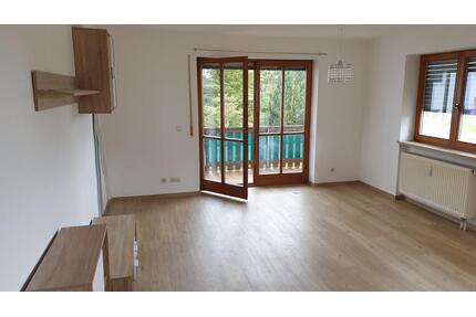 3 Zimmer Balkon Aussicht - 610,00&nbsp;EUR Kaltmiete, ca.&nbsp; 80,00&nbsp;m&sup2; in Aldersbach (PLZ: 94501)