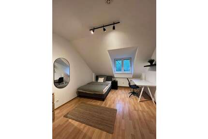 WG-Zimmer in München 890,00 € 13 m²