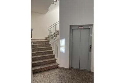 3 Zimmer Wohnung mit Tiefgarage und Einbauküche zu vermieten - Weißenfels