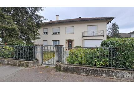 Großzügige 3-Zimmer Wohnung mit Balkon und Garagenstellplatz in ruhiger zentraler Lage von Lörrach