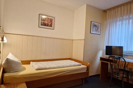 Möblierte Zimmer Stuttgart Untertürkheim mit Gemeinschaftsküche