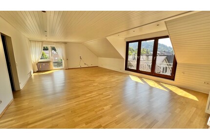 Großzügige 4,5-Zimmer DG-Wohnung mit sonniger Dachterrasse - Baden-Baden
