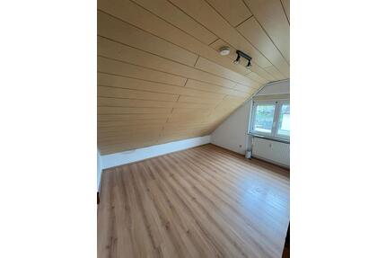 3.Zimmer Dachgeschosswohnung für handwerklich geschickte Mieter - Bruchsal