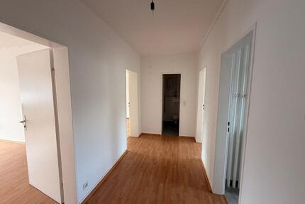 Helle 3-Zimmer-Wohnung mit Balkon und Kachelofen im Nordend - Frankfurt am Main Nordend West