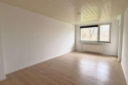 Renovierte 2 Zimmer Wohnung mit Balkon - Jobcenter ab 2 Personen möglich - Essen Stadtbezirk IV