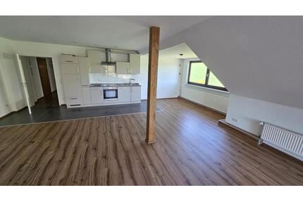 Hochwertige 3 Zimmer Wohnung mit großer Dachterasse inkl. EBK + Stellplatz - ab sofort verfügbar - Horn-Bad Meinberg