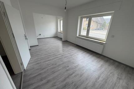 Attraktive und Sanierte, 3 Zimmer Erdgeschosswohnung mit Garten - Löhne