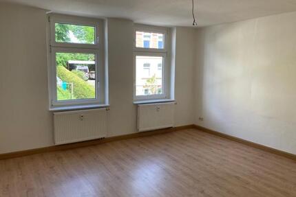 *** Großzügige 2-Zimmer mit Laminat und Wanne in guter Lage!!! *** - Chemnitz Wittgensdorf