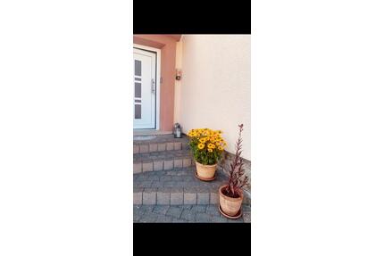 3 Zimmer Dachgeschosswohnung - 1.000,00&nbsp;EUR Kaltmiete, ca.&nbsp; 80,00&nbsp;m&sup2; in Ötzingen (PLZ: 56244)