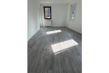 Drei-Zimmer Wohnung - 670,00&nbsp;EUR Kaltmiete, ca.&nbsp; 56,00&nbsp;m&sup2; in Ohmden (PLZ: 73275)