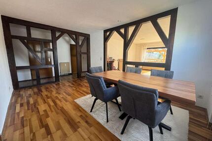 3,5 Zimmer Wohnung mit Stellplatz, Garten und großer Terrasse - Möglichkeit der Anmietung des UG - Weidhausen bei Coburg