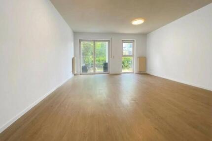 Helle 2-Zimmer Wohnung mit eigenem Garten & Aufzug befristet - Offenbach am Main