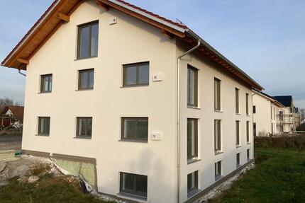 Erstbezug: 4-Zimmer EG-Wohnung mit Balkon und Garten - Oberding