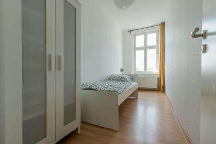 WG-Zimmer in Berlin 680,00 € 10 m²