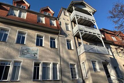 Großzügige 3-Zimmer mit Laminat, Balkon und Wannenbad in ruhiger Lage - Chemnitz Ebersdorf
