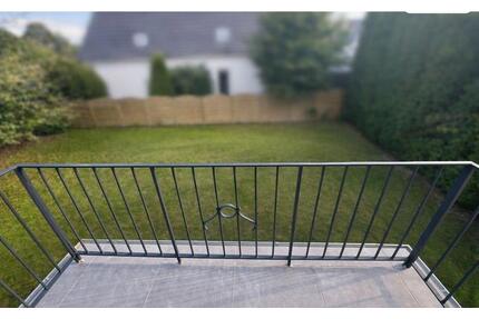 4 Zimmer Wohnung, Erstbezug nach Sanierung, Garage, Stellplatz - Enger