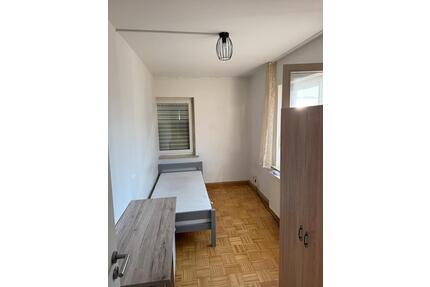 Zimmer in Krautau - 370,00&nbsp;EUR Kaltmiete, ca.&nbsp; 100,00&nbsp;m&sup2; in Dingolfing (PLZ: 84130)