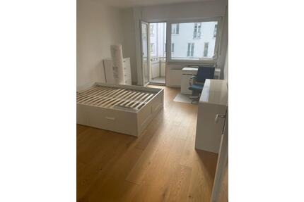 Helles Zimmer - Möbliert & Balkon - Nähe Stadtpark (WG) - Nürnberg Herrnhütte