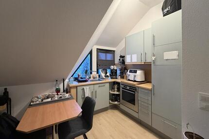 2 Zimmer Wohnung mit Einbauküche E Geräte Badmöbel Keller Garten - Bielefeld Schildesche