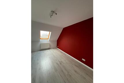 Herrliche Dachgeschosswohnung mit Einbauküche - Leipzig Altwest