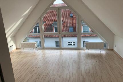 4 Zimmer Maisonette Wohnung in Wust, der mittlere Block, mit großem Balkon, 2 Bäder - Brandenburg an der Havel Bahnhofsvorstadt