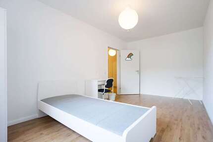 WG-Zimmer in Düsseldorf 619,00 € 15 m²