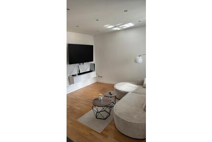 Hochwertige 3,5 Zimmer Wohnung mit Teresa im Zentrum Düsseldorfs