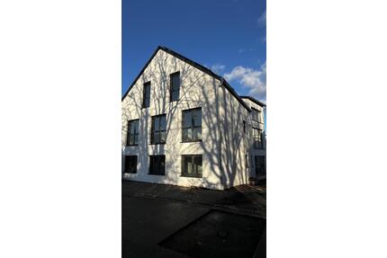 Erstbezug 4-Zimmer Wohnung mit Balkon in Klein-Welzheim - Seligenstadt