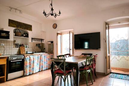 95qm renovierte Altbau Wohnung. 2SZ, 2BA mit Terrasse - Berlin Charlottenburg-Wilmersdorf