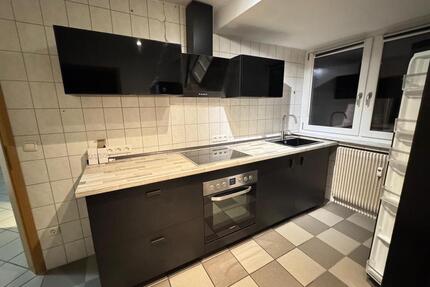 Helle 3 Zimmer Wohnung mit EBK in zentraler Lage - Oberhausen