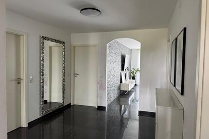 3.5 Zimmer Wohnung in Reichenbach-Einbauküche,Balkon,Keller,Parkp - Reichenbach an der Fils