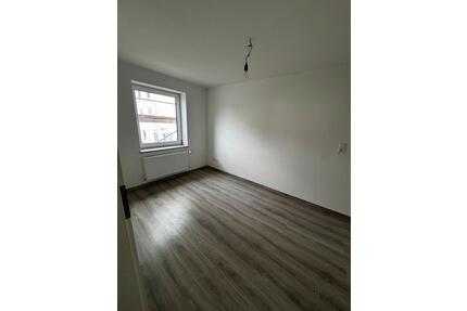 kernsanierte 3,5-Zimmer Wohnung inkl. KFZ-Stellplatz + Terrasse - Laupheim