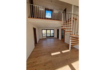 4,5 Zimmer Maisonette Wohnung - 1.450,00&nbsp;EUR Kaltmiete, ca.&nbsp; 111,00&nbsp;m&sup2; in Fellbach (PLZ: 70734)