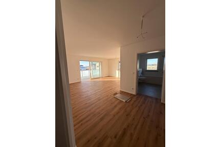 4-Zimmer Wohnung - 1.350,00&nbsp;EUR Kaltmiete, ca.&nbsp; 102,00&nbsp;m&sup2; in Leutershausen (PLZ: 91578)