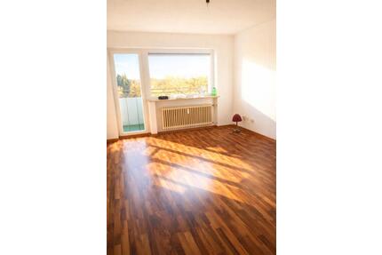 Ruhige helle Wohnung mit Balkon & Stellplatz am Wald - Frankfurt am Main Oberrad