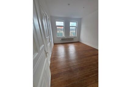 Helle 3-Zi.-Altbauwohnung|69m2|Uni-Nähe|von priv|1.OG - Kiel Blücherplatz