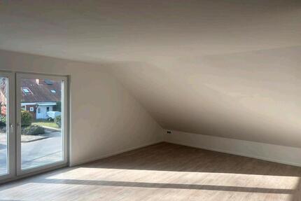 Biete 4 Zimmer Dachgeschoss Wohnung - Sulingen
