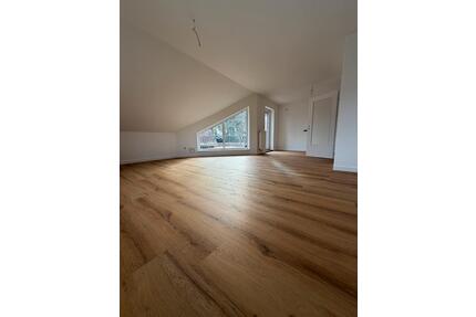 Wohnung 2-Zimmer renoviert Dachgeschosswohnung - Aurich Egels und Wallinghausen