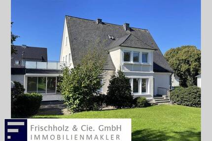 Hochwertig sanierte 4-Zimmer Wohnung mit Dachterrasse in bester Lage in Olpe zu vermieten!