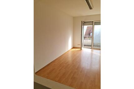 Ein Zimmer Wohnung mit Balkon in Ensdorf zu vermieten