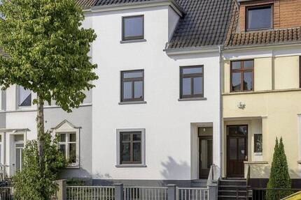Studentenhaus: 10 freie WG-Zimmer für Neugründung in Langemarckstraße! - Bremen Hohentor
