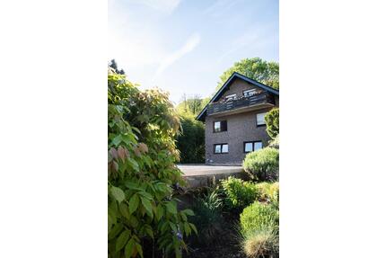 Neue WG - Exklusive, frisch sanierte & voll möblierte Wohnung - Königswinter