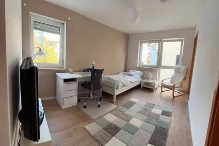 Für StudentenPraktikanten: Attraktives Zimmer mit Ankleide, Luxu - Leonberg