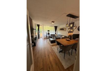 Schöne 1,5 Zimmer mit Balkon & Küche perfekt für SinglesPaar - Stuttgart Hedelfingen