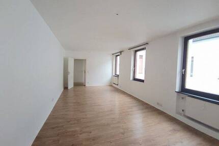 Krefeld-südliche City, Martinstr. 20, 3-Zimmer-Wohnung mit Dachterrasse für maximal 3 Personen ab Mai 2026 zu mieten !!