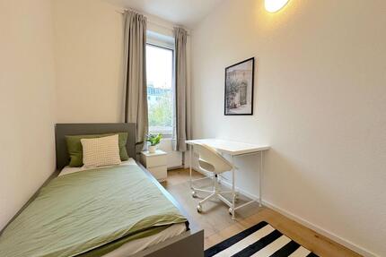 Neu renovierte WG-Zimmer – 2 Zimmer sofort verfügbar –in Frankfurt am Main